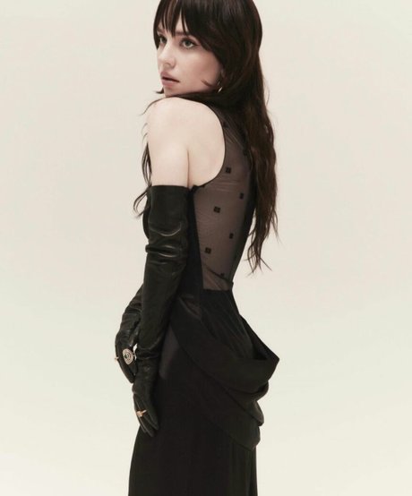 Sophie Thatcher art pornstar picture