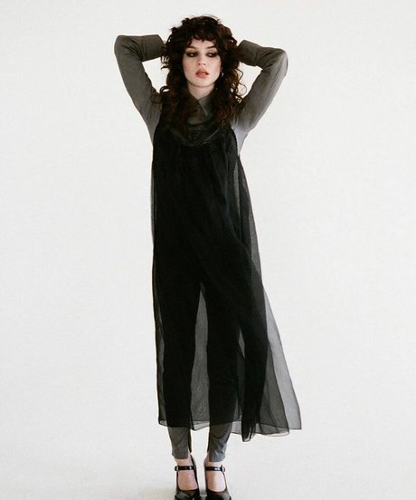 Sophie Thatcher pornographic model images