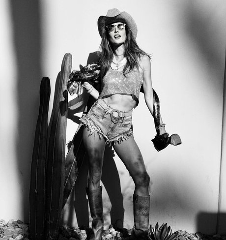 Alessandra Ambrosio sex pornstar img