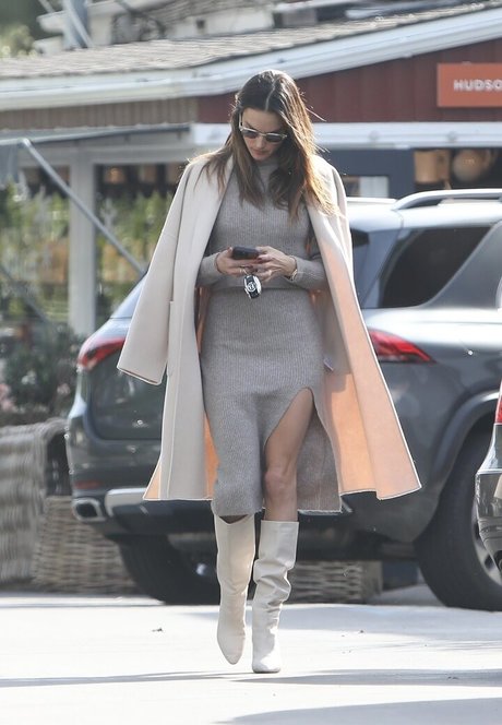 Alessandra Ambrosio model images