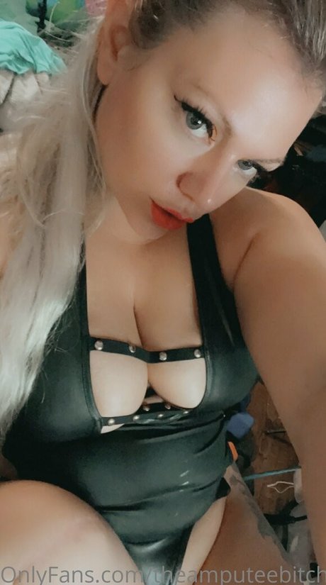 theamputeebitch Profile