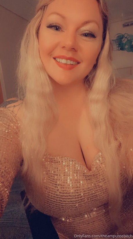 theamputeebitch beautiful model photos