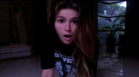 Nancy Novikova model art galleries