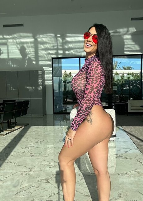 CourtneyTillia porn model photos