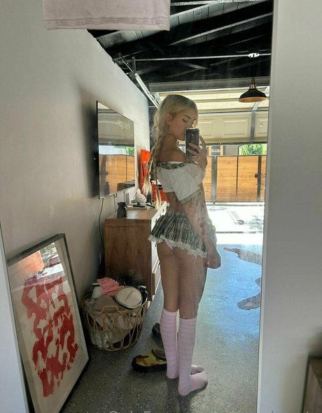 emilyyhearts pornstar hd images