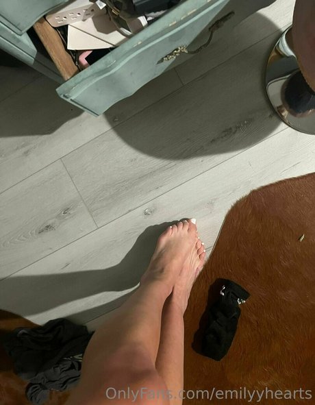 emilyyhearts star nude img