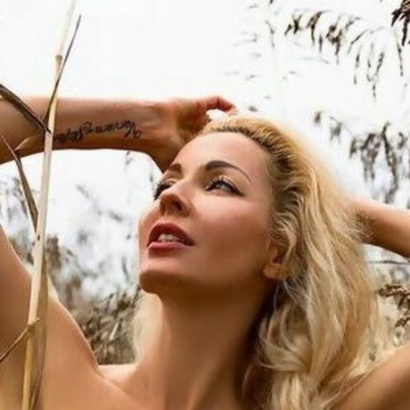 Tatiana Deriabina perfect star photo