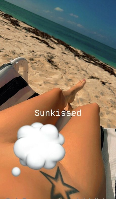 goodgirlzlisten model erotic pics