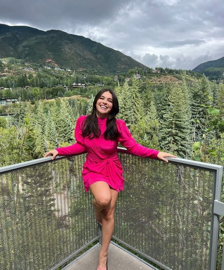 Isabella Gomez nude star images