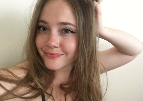 comeonanna star nude image