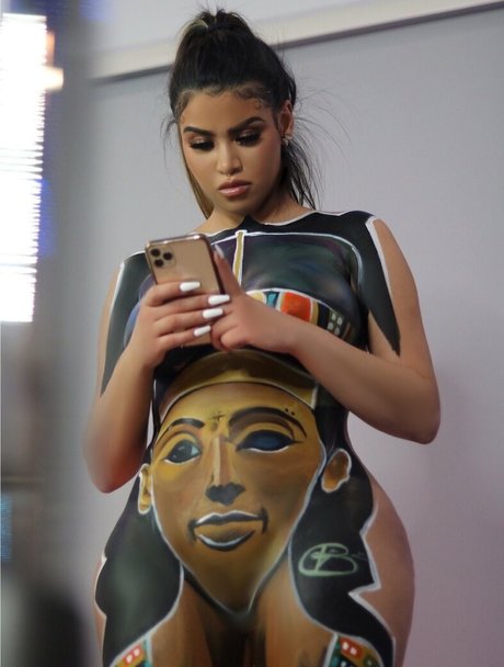 bornbeauties model high quality img