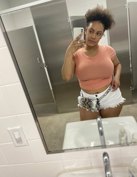 famousaria erotic pornstar pics