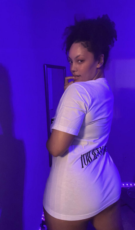 famousaria top actress photo