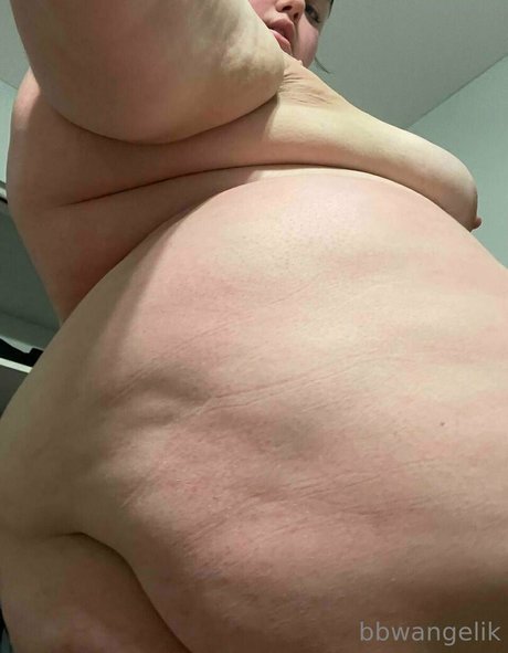 makeup artist onlyfans pornographic picture