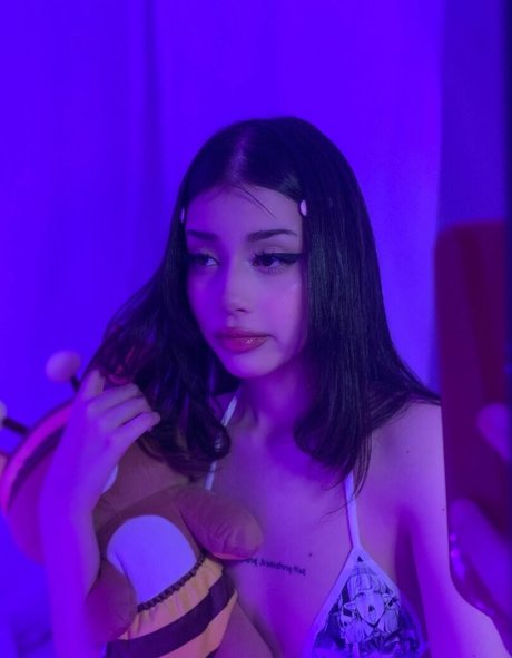 Daisyrot hot model images