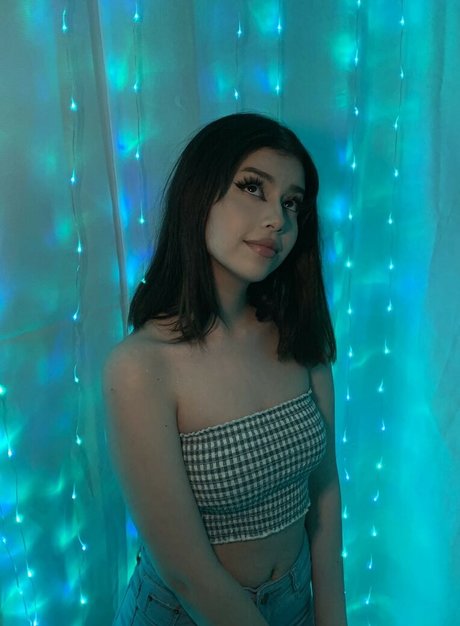 Daisyrot model free photo