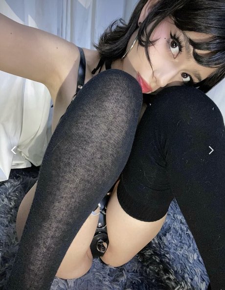 Daisyrot pretty pornstar pics