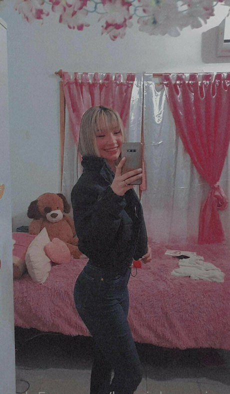 famous nude onlyfans beautiful porn picture