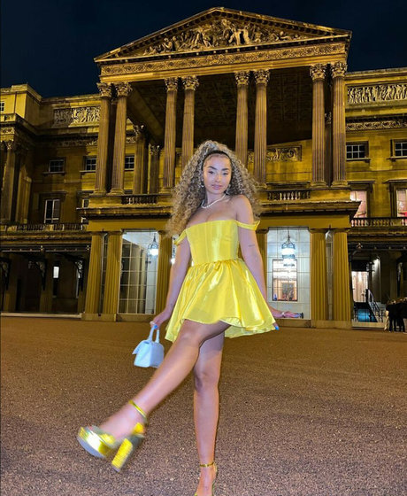 Ella Eyre nice model pics