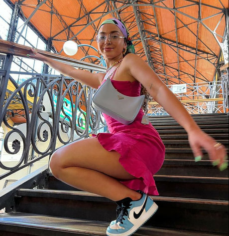 Ella Eyre model free photos