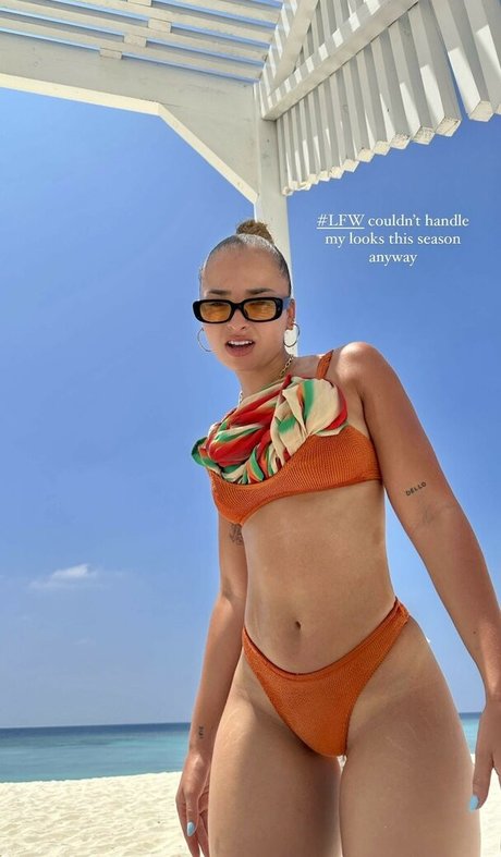 Ella Eyre hot actress images