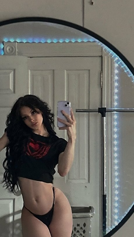 Kendalluvxx exclusive model images