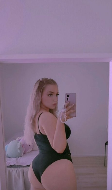 Suvikh xxx star galleries