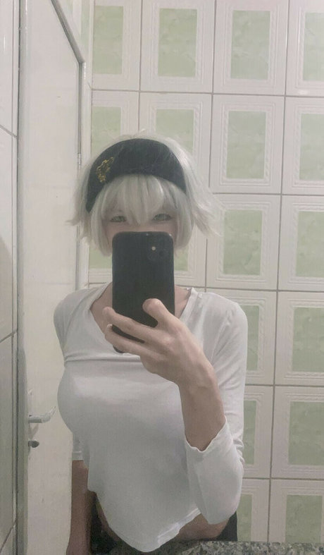 Vamp car pretty model pic