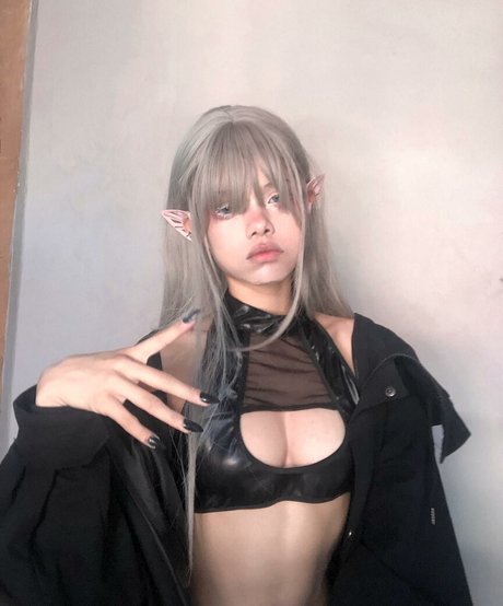 Vamp car nice actress picture