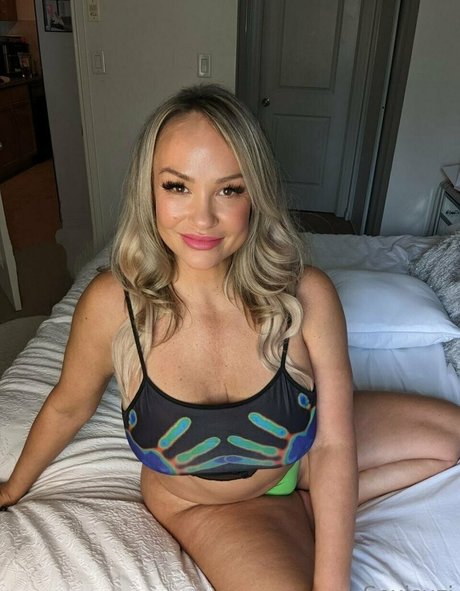 sexisuzi model nude galleries