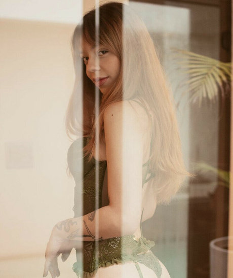 Brendazelinski sex model picture