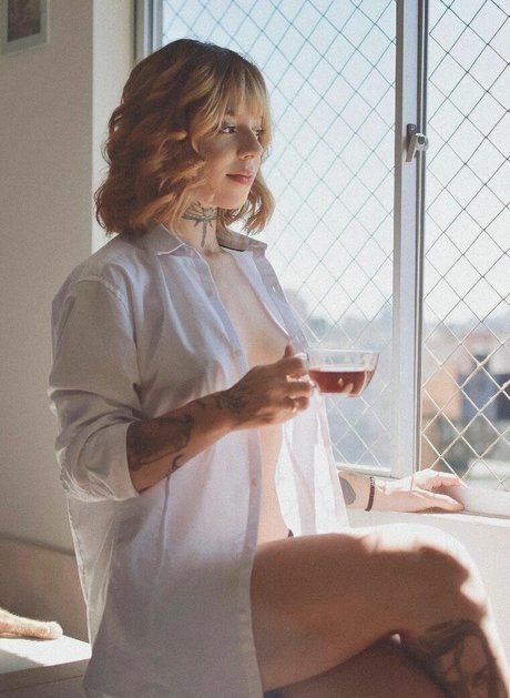 Brendazelinski model top pictures