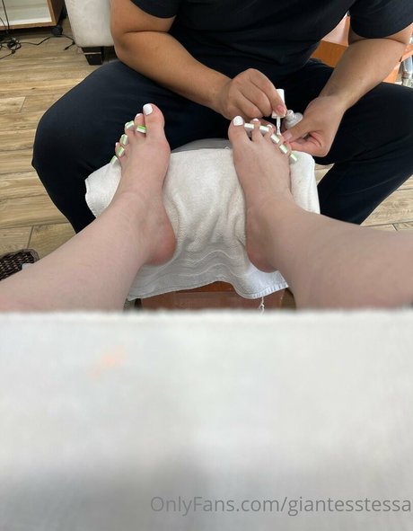 giantesstessa high quality model photos