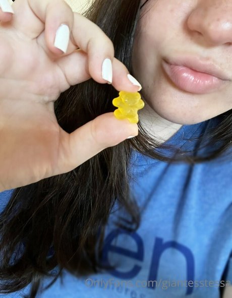 giantesstessa pretty model pics