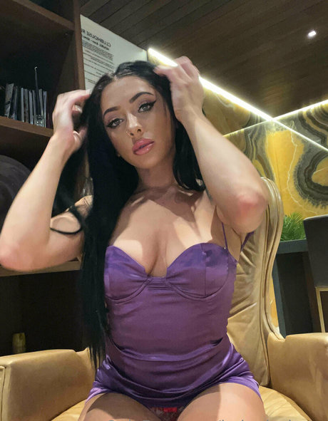 Babydesireex model xxx photos