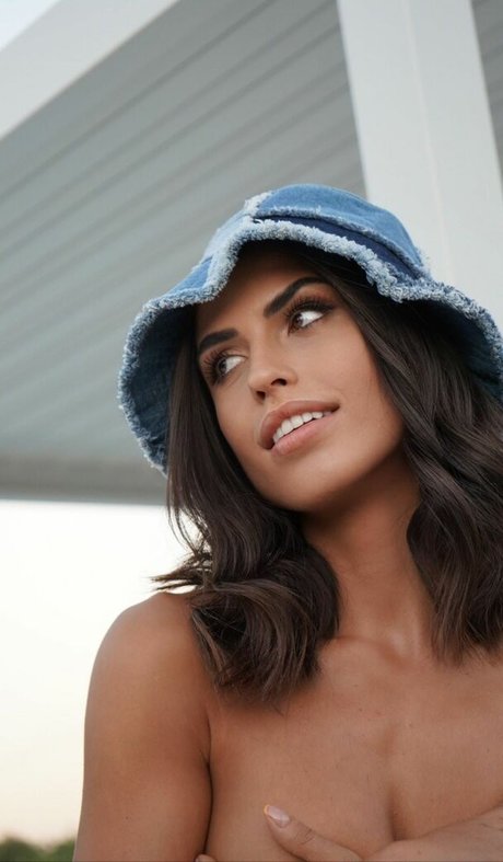 petite slut onlyfans top galleries