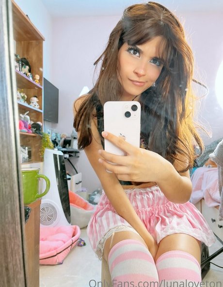 Lunaloveton model nice photos