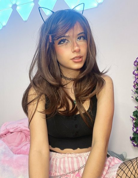 Lunaloveton art model images