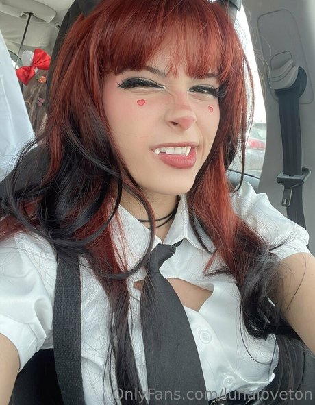 Lunaloveton nude actress pic