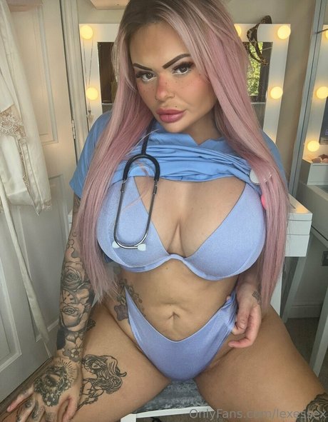 darcy xox model pretty photos