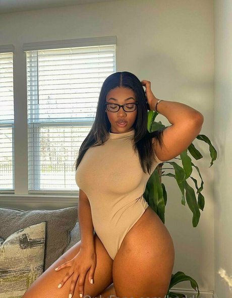 voyeur onlyfans pornographic picture