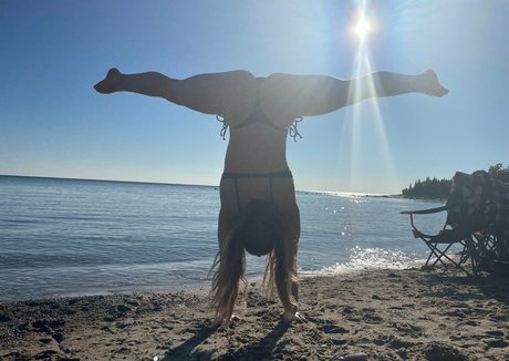 tiny asian onlyfans hot sexy pic