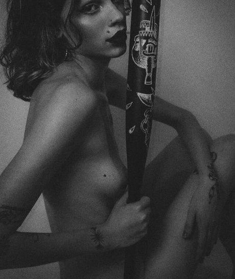 Skinnygirlonfire pornstar top pic