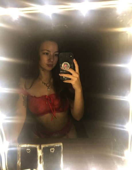 poisonxgirl model hot picture