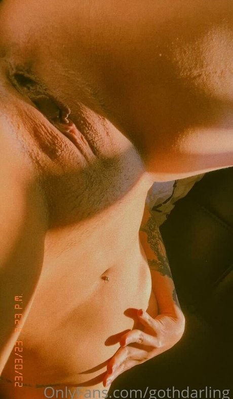 GothDarling model img