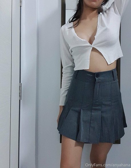 anyahana model erotic pics