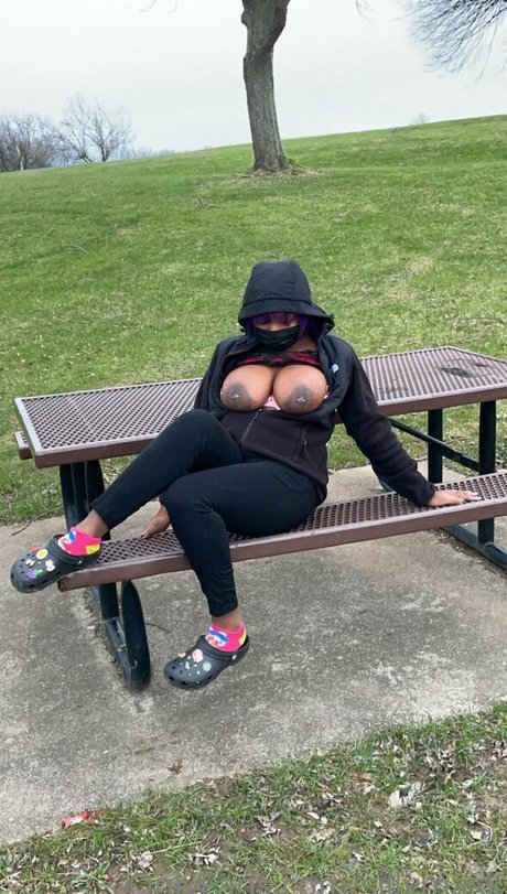 Sillymask pornographic model pictures