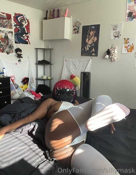 Sillymask hot actress pic