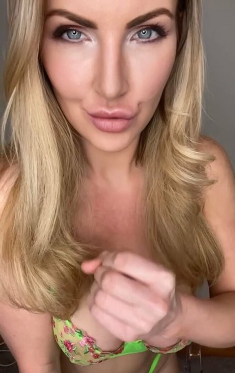 stepmomgeorgie pornstar beautiful pic