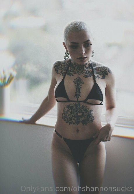 ohshannonsucks erotic model pic